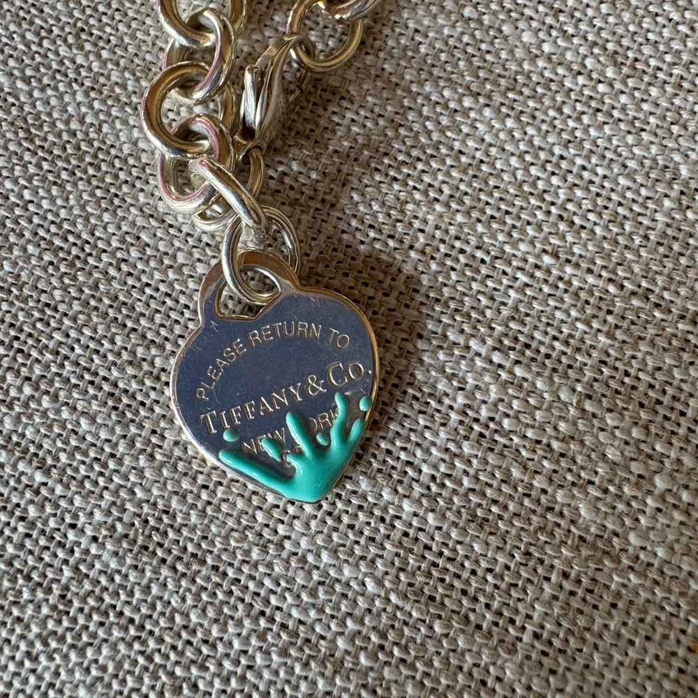 Tiffany & Co. Silver Heart Bracelet with blue splash charm - Picture 2 of 4